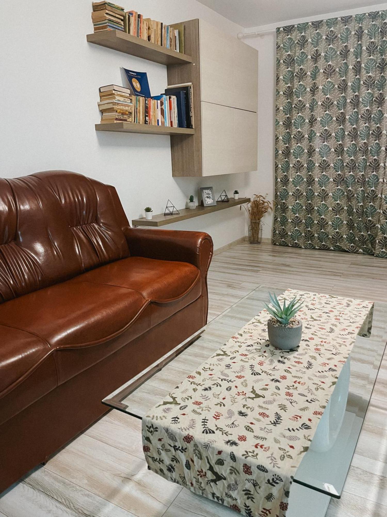 Good Vibes Apartment Campulung Moldovenesc Ngoại thất bức ảnh